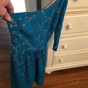 Muni dress off the shoulder on right side